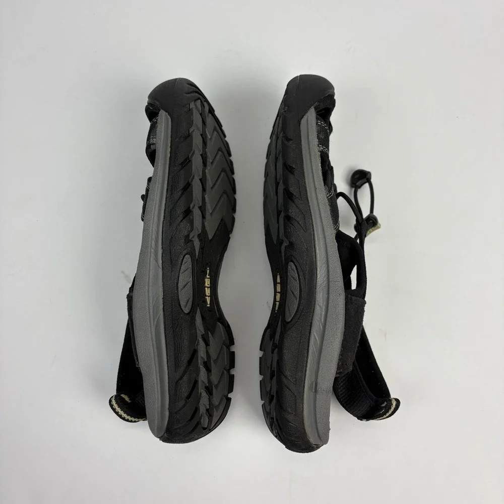 KEEN Closed Toe Water Sandal Mens 9 Black Waterproof Hiking Trail Venice H2 43